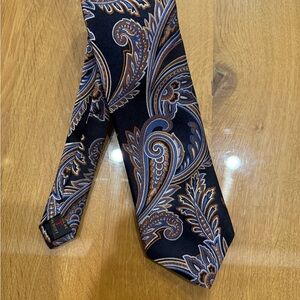 NWOT Robert talbott~silk tie